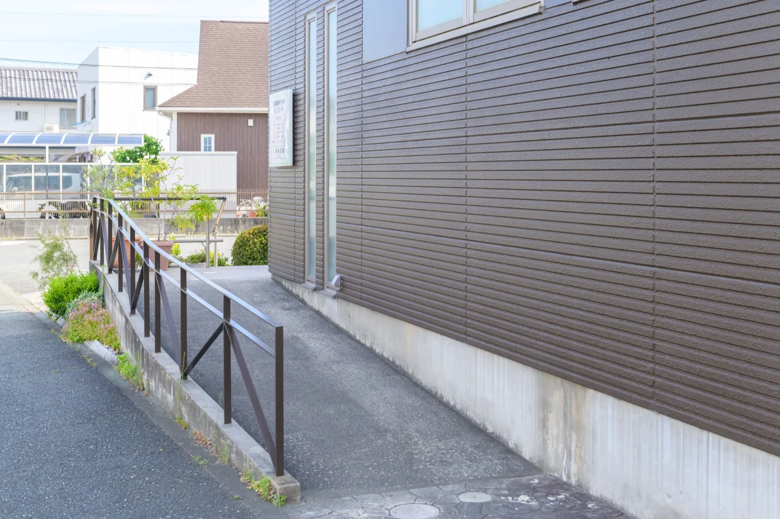 バリアフリー仕様のスロープ